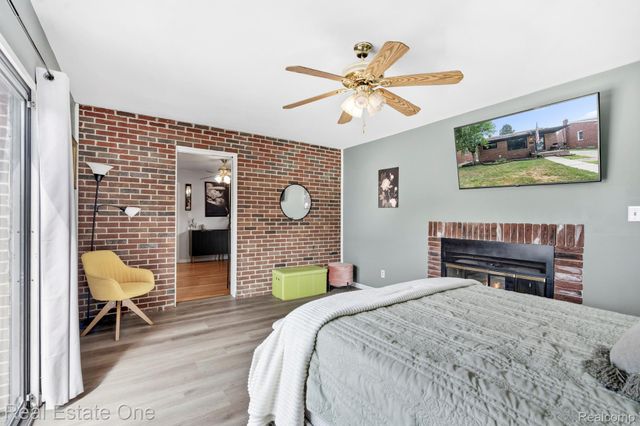 9381 Fox Avenue, Allen Park, MI 48101