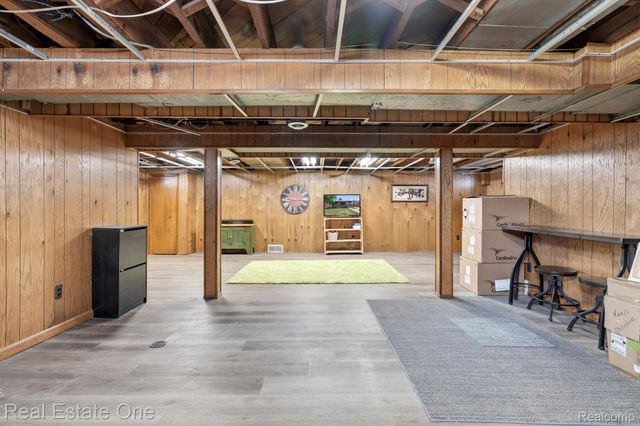 9381 Fox Avenue, Allen Park, MI 48101