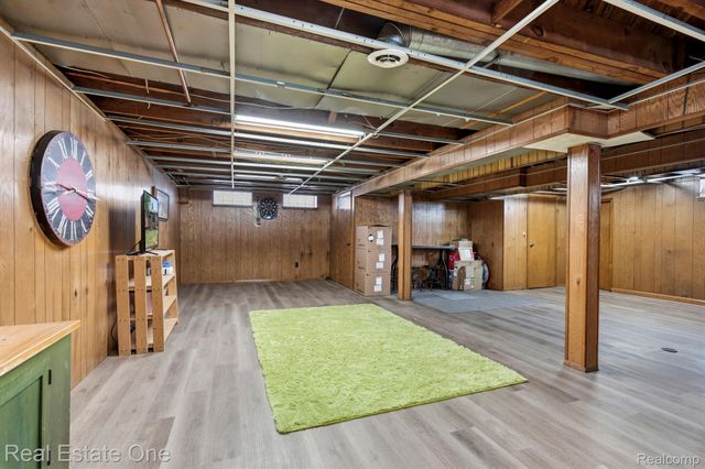 9381 Fox Avenue, Allen Park, MI 48101