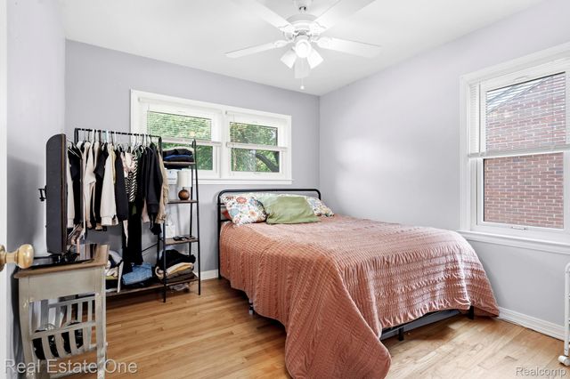 9381 Fox Avenue, Allen Park, MI 48101