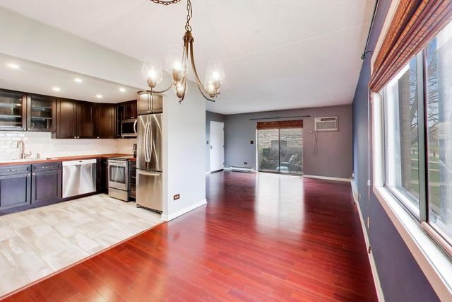 324 Klein Creek Court A, Carol Stream, IL 60188