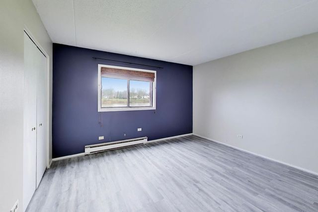 324 Klein Creek Court A, Carol Stream, IL 60188