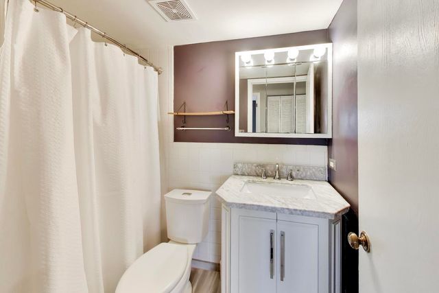 324 Klein Creek Court A, Carol Stream, IL 60188