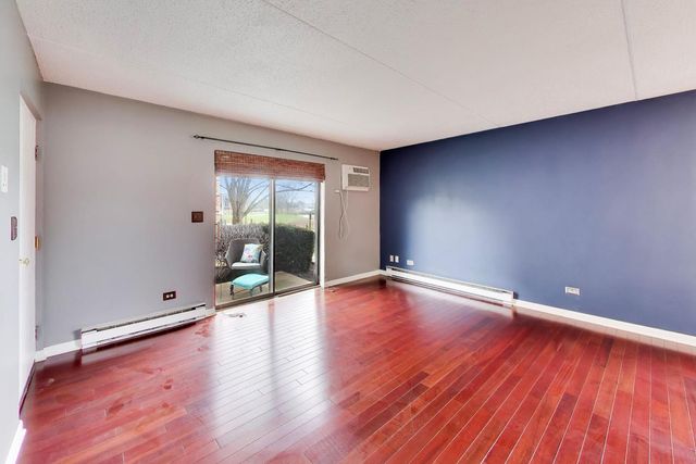 324 Klein Creek Court A, Carol Stream, IL 60188