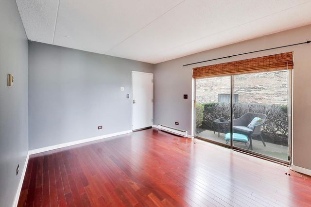 324 Klein Creek Court A, Carol Stream, IL 60188