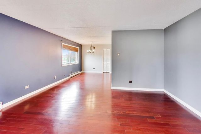 324 Klein Creek Court A, Carol Stream, IL 60188