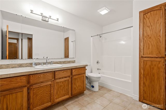 1160 N Cascade Court, Lynden, WA 98264