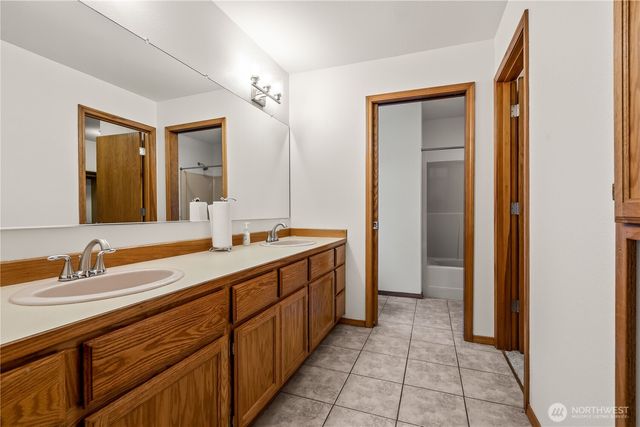 1160 N Cascade Court, Lynden, WA 98264