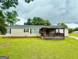 451 Lambs Bridge Road, Swainsboro, GA 30401