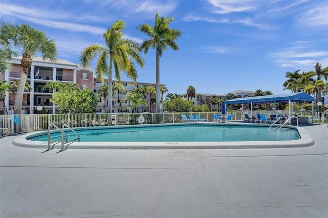 455 Paradise Isle Blvd 104, Hallandale Beach, FL 33009