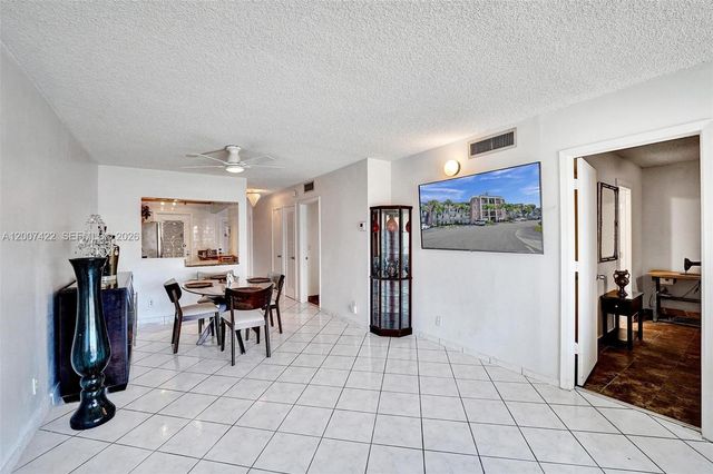 455 Paradise Isle Blvd 104, Hallandale Beach, FL 33009