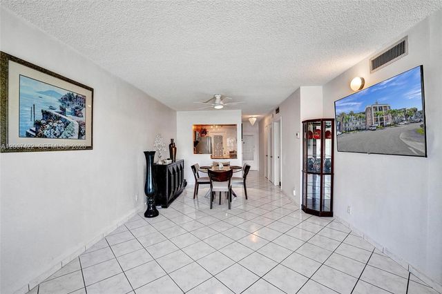 455 Paradise Isle Blvd 104, Hallandale Beach, FL 33009