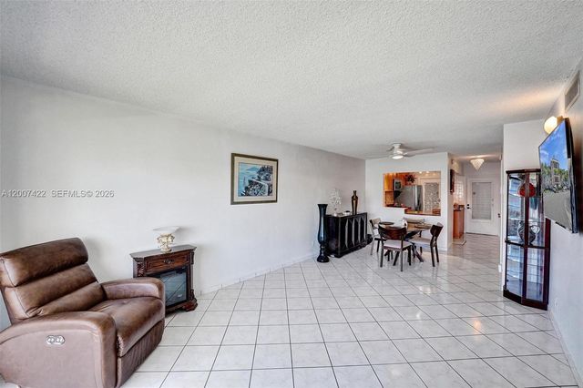 455 Paradise Isle Blvd 104, Hallandale Beach, FL 33009
