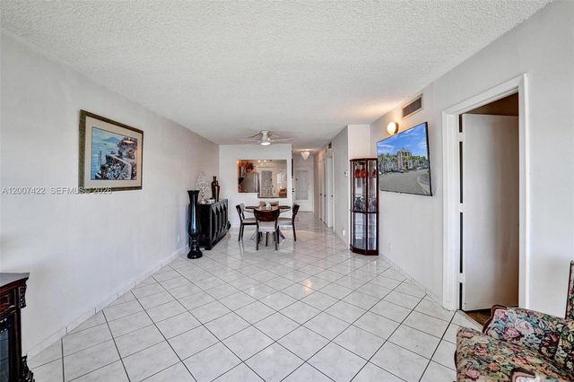 455 Paradise Isle Blvd 104, Hallandale Beach, FL 33009