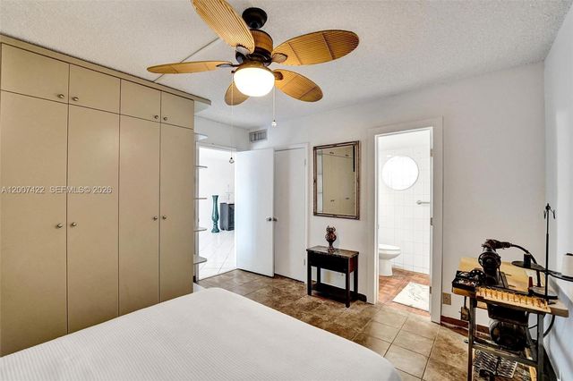 455 Paradise Isle Blvd 104, Hallandale Beach, FL 33009