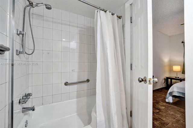 455 Paradise Isle Blvd 104, Hallandale Beach, FL 33009