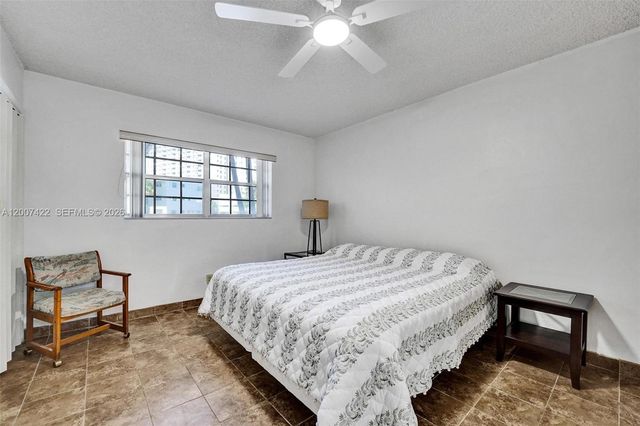 455 Paradise Isle Blvd 104, Hallandale Beach, FL 33009