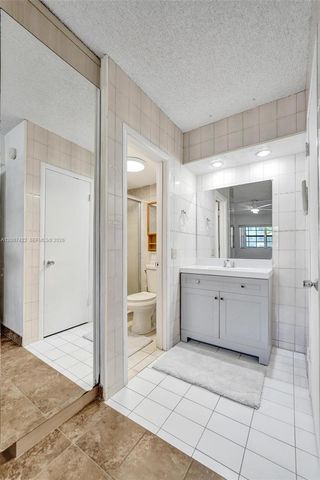 455 Paradise Isle Blvd 104, Hallandale Beach, FL 33009