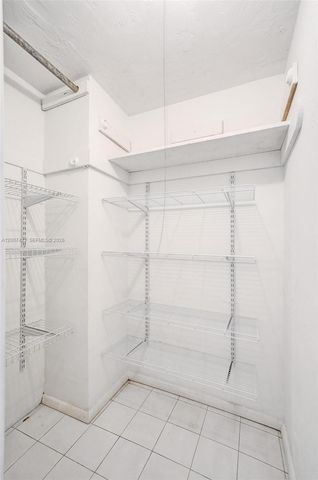 455 Paradise Isle Blvd 104, Hallandale Beach, FL 33009