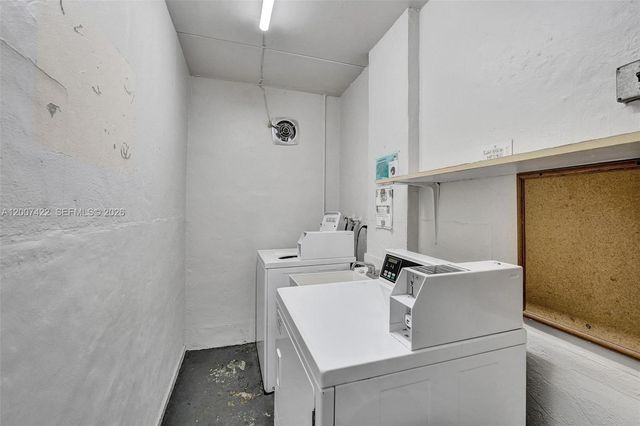 455 Paradise Isle Blvd 104, Hallandale Beach, FL 33009