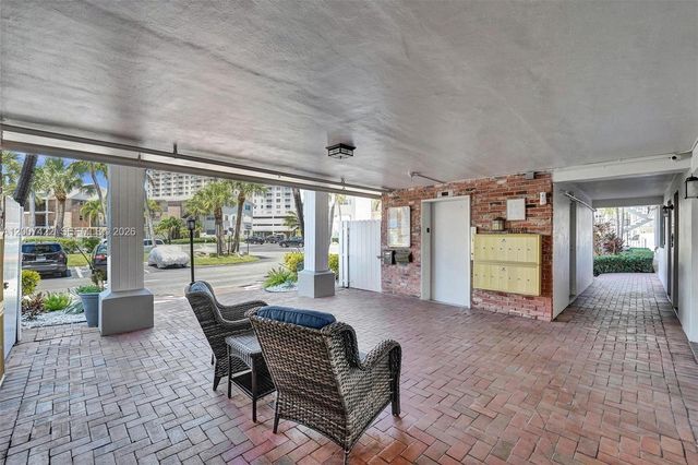 455 Paradise Isle Blvd 104, Hallandale Beach, FL 33009