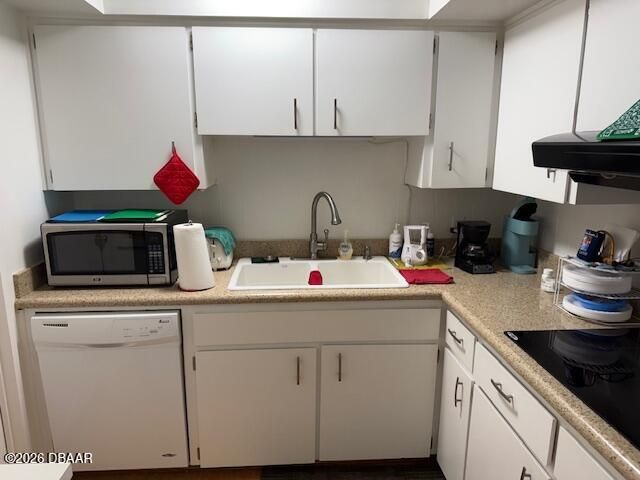 1224 S Peninsula Dr Apt 205, Daytona Beach, FL 32118