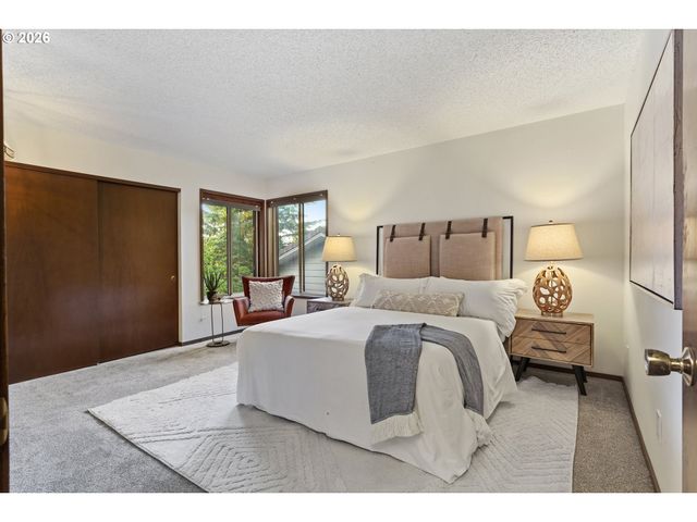 2816 Sw PLUM Ct, Portland, OR 97219
