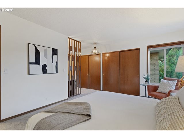 2816 Sw PLUM Ct, Portland, OR 97219