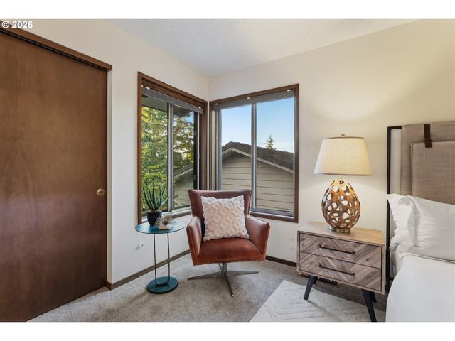 2816 Sw PLUM Ct, Portland, OR 97219