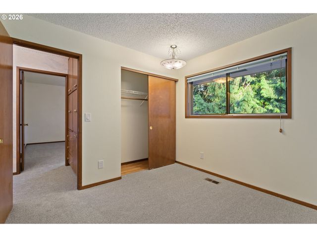 2816 Sw PLUM Ct, Portland, OR 97219
