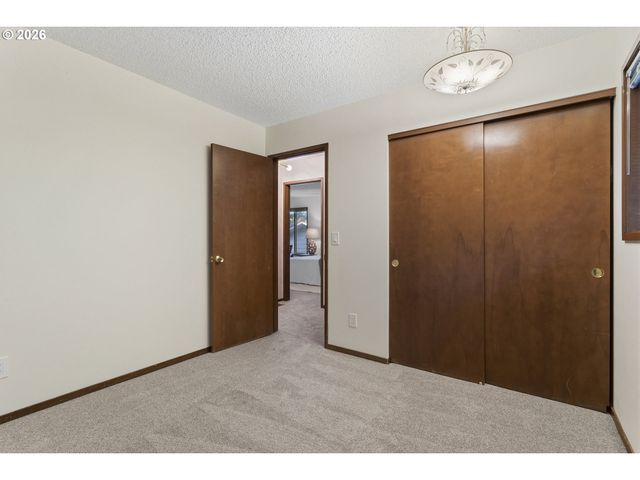 2816 Sw PLUM Ct, Portland, OR 97219