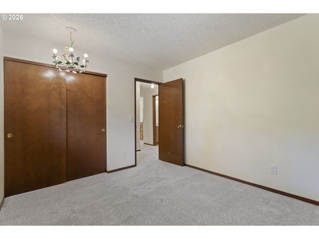 2816 Sw PLUM Ct, Portland, OR 97219