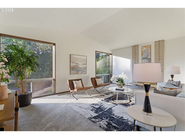 2816 Sw PLUM Ct, Portland, OR 97219