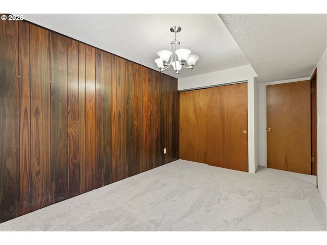 2816 Sw PLUM Ct, Portland, OR 97219
