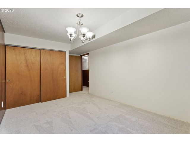 2816 Sw PLUM Ct, Portland, OR 97219