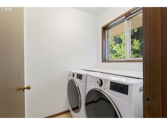 2816 Sw PLUM Ct, Portland, OR 97219