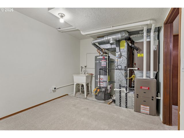 2816 Sw PLUM Ct, Portland, OR 97219