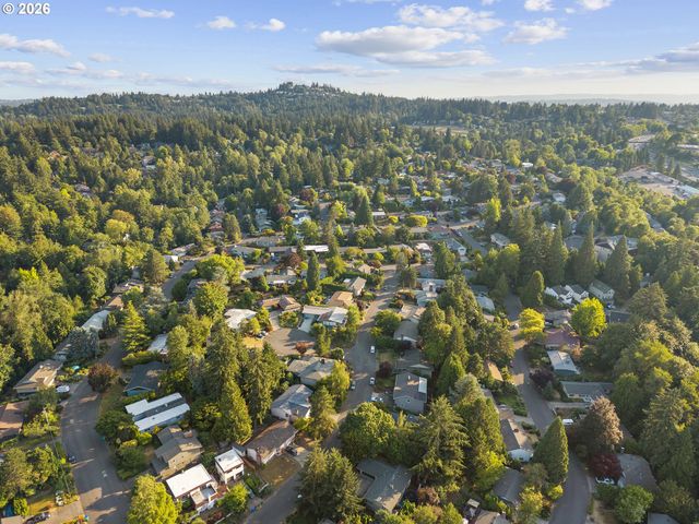 2816 Sw PLUM Ct, Portland, OR 97219