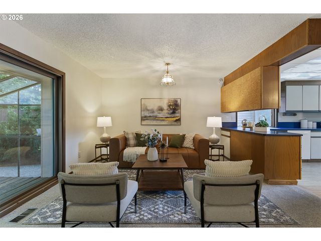 2816 Sw PLUM Ct, Portland, OR 97219