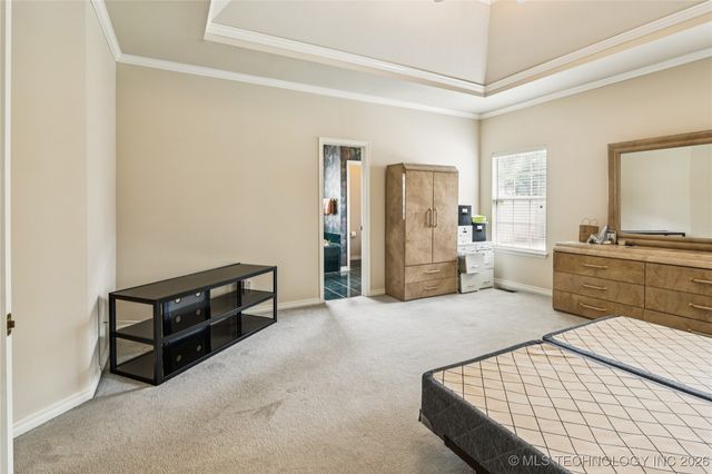 10230 S Hudson Place, Tulsa, OK 74137