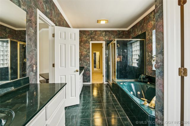 10230 S Hudson Place, Tulsa, OK 74137