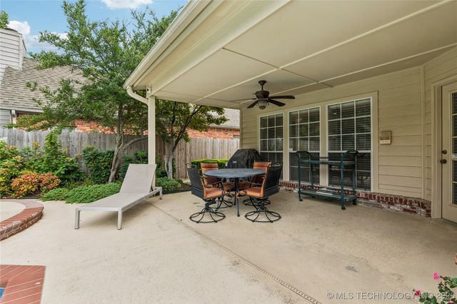 10230 S Hudson Place, Tulsa, OK 74137