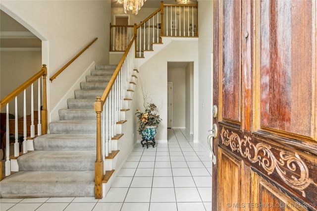 10230 S Hudson Place, Tulsa, OK 74137