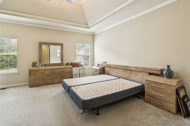 10230 S Hudson Place, Tulsa, OK 74137