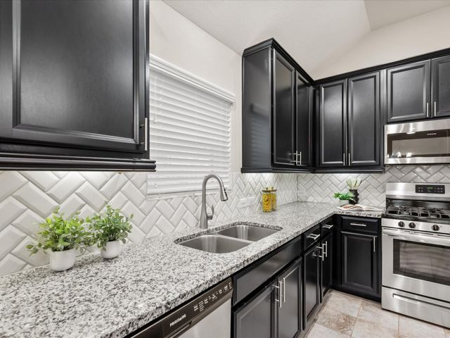 146 Saddle Drive, Houston, TX 77065