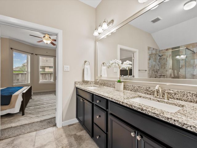 146 Saddle Drive, Houston, TX 77065