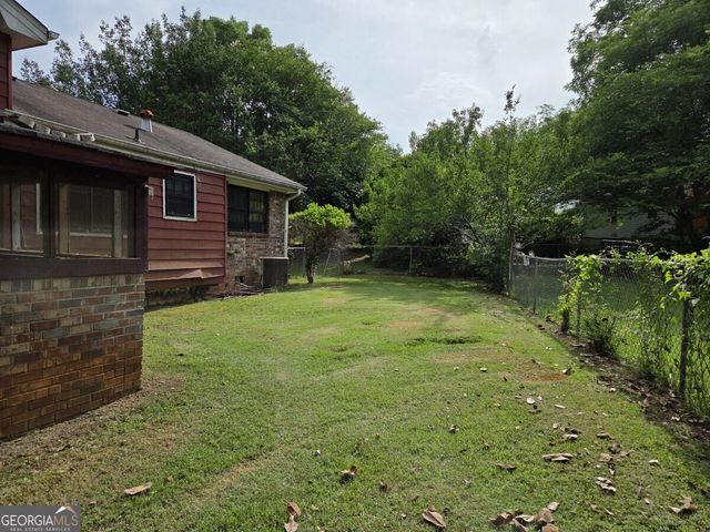 556 Greenview Avenue SE, Conyers, GA 30094