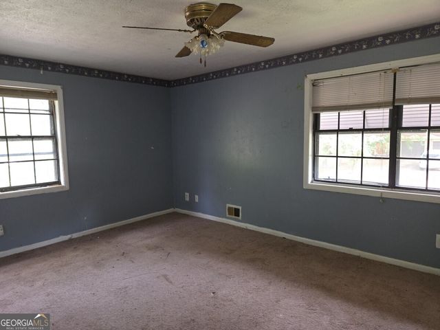 556 Greenview Avenue SE, Conyers, GA 30094