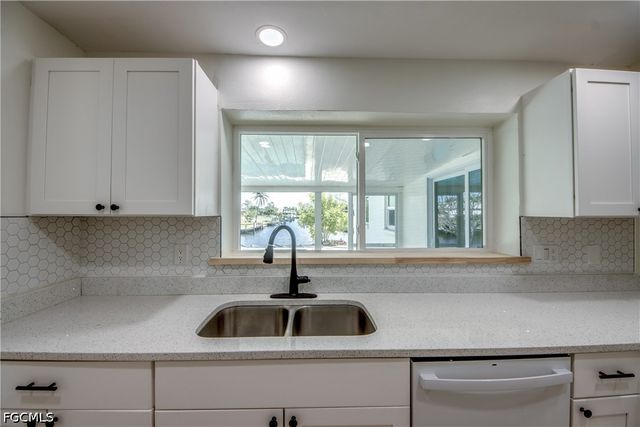 3009 SE 10th AVE, Cape Coral, FL 33904