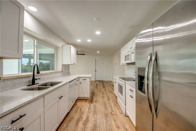 3009 SE 10th AVE, Cape Coral, FL 33904